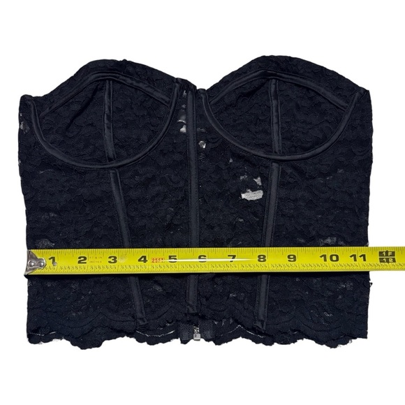 Elegant Black Lace Corset Crop Top - Picture 2 of 5